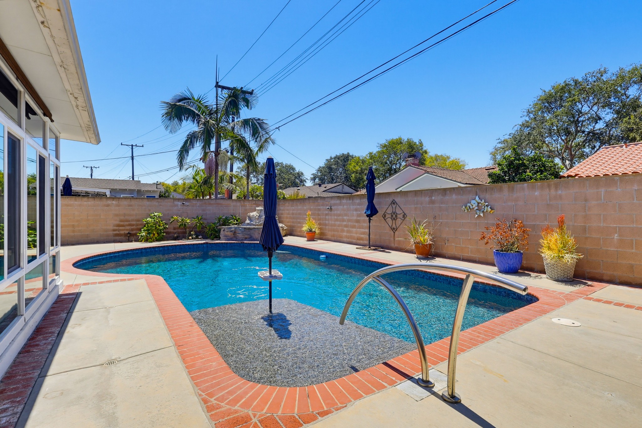 Virtual tour photo 44 of 49 for 861 Roxanne Ave
