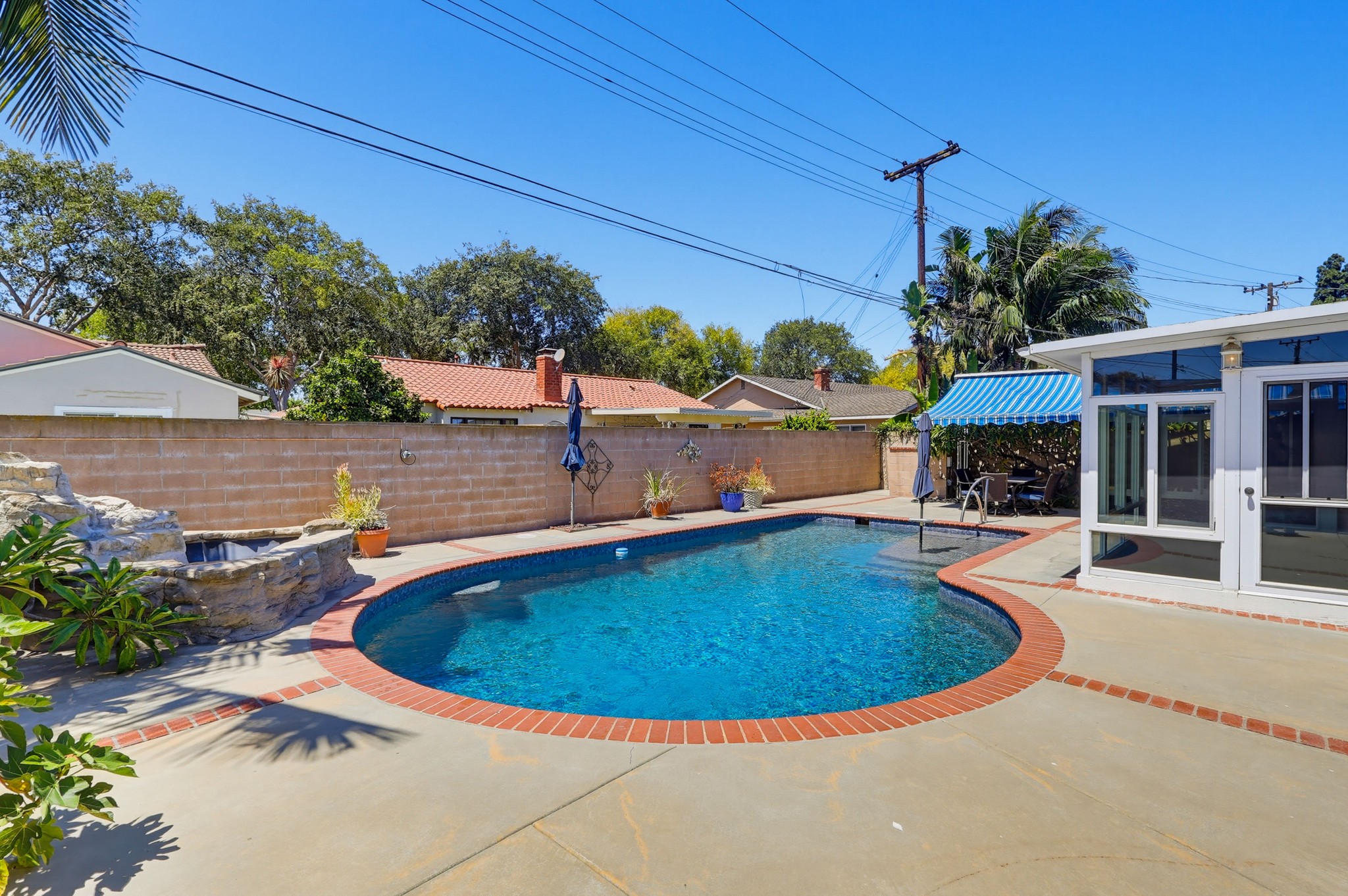 Virtual tour photo 47 of 49 for 861 Roxanne Ave