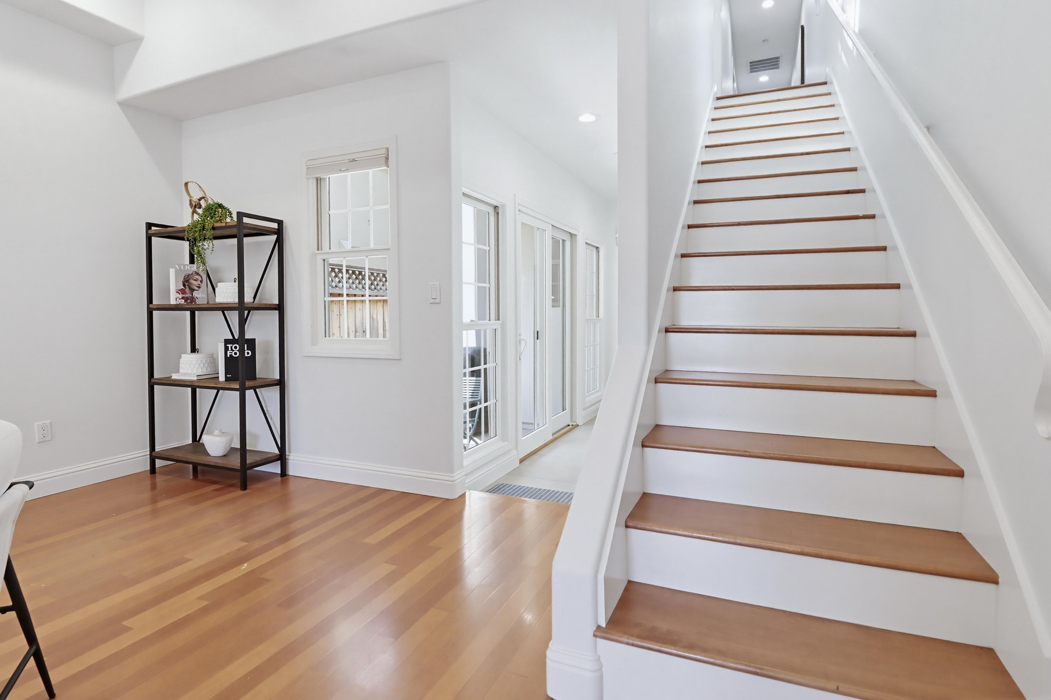 Virtual tour photo 29 of 64 for 862 G Ave