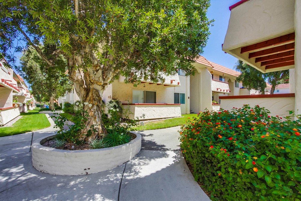 Virtual tour photo 1 of 40 for 8625 Lake Murray Blvd UNIT 5