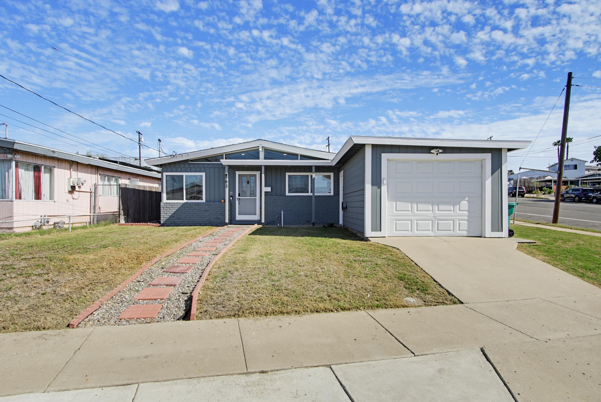 Virtual tour photo 1 of 55 for 863 Ginna Pl