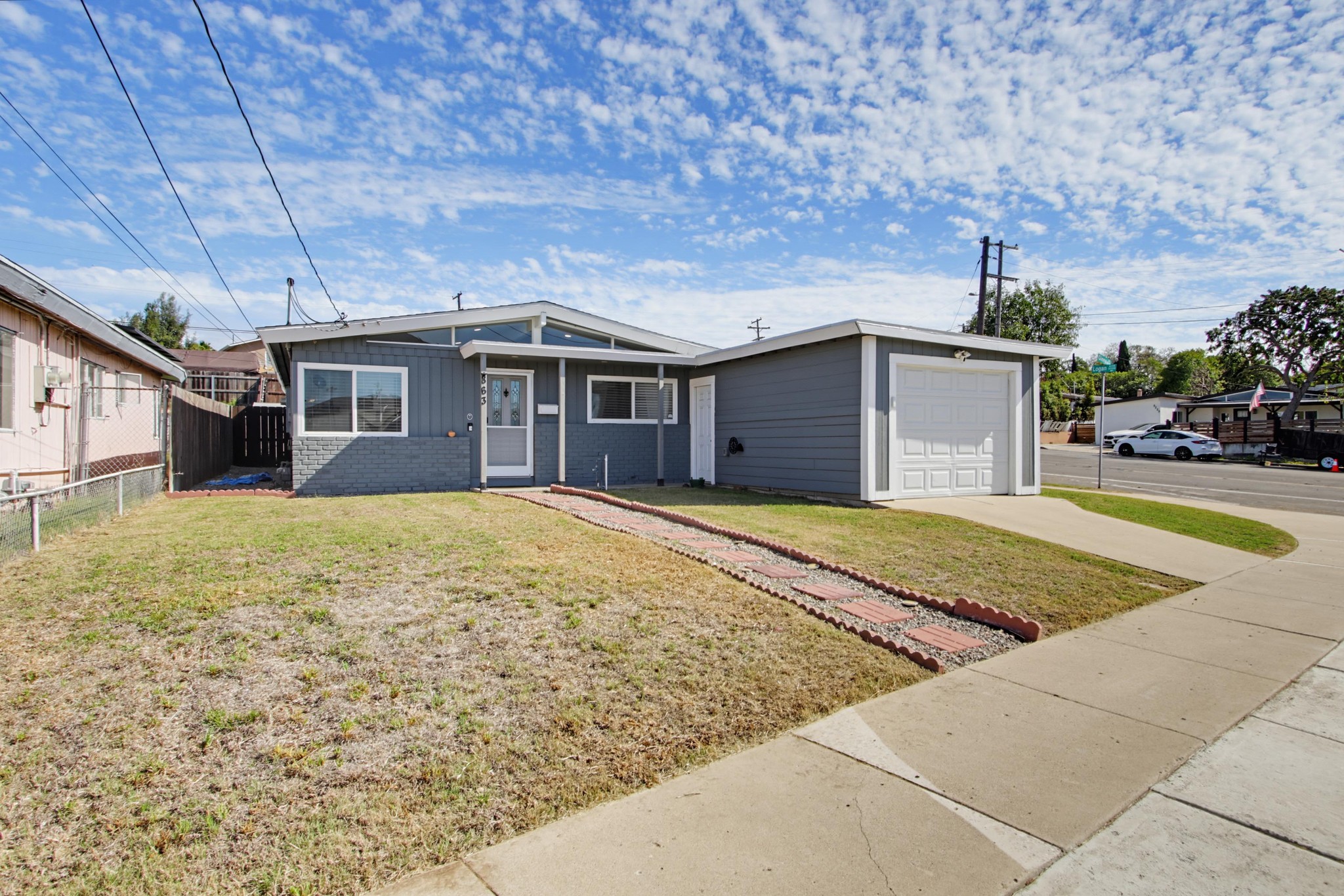 Virtual tour photo 3 of 55 for 863 Ginna Pl