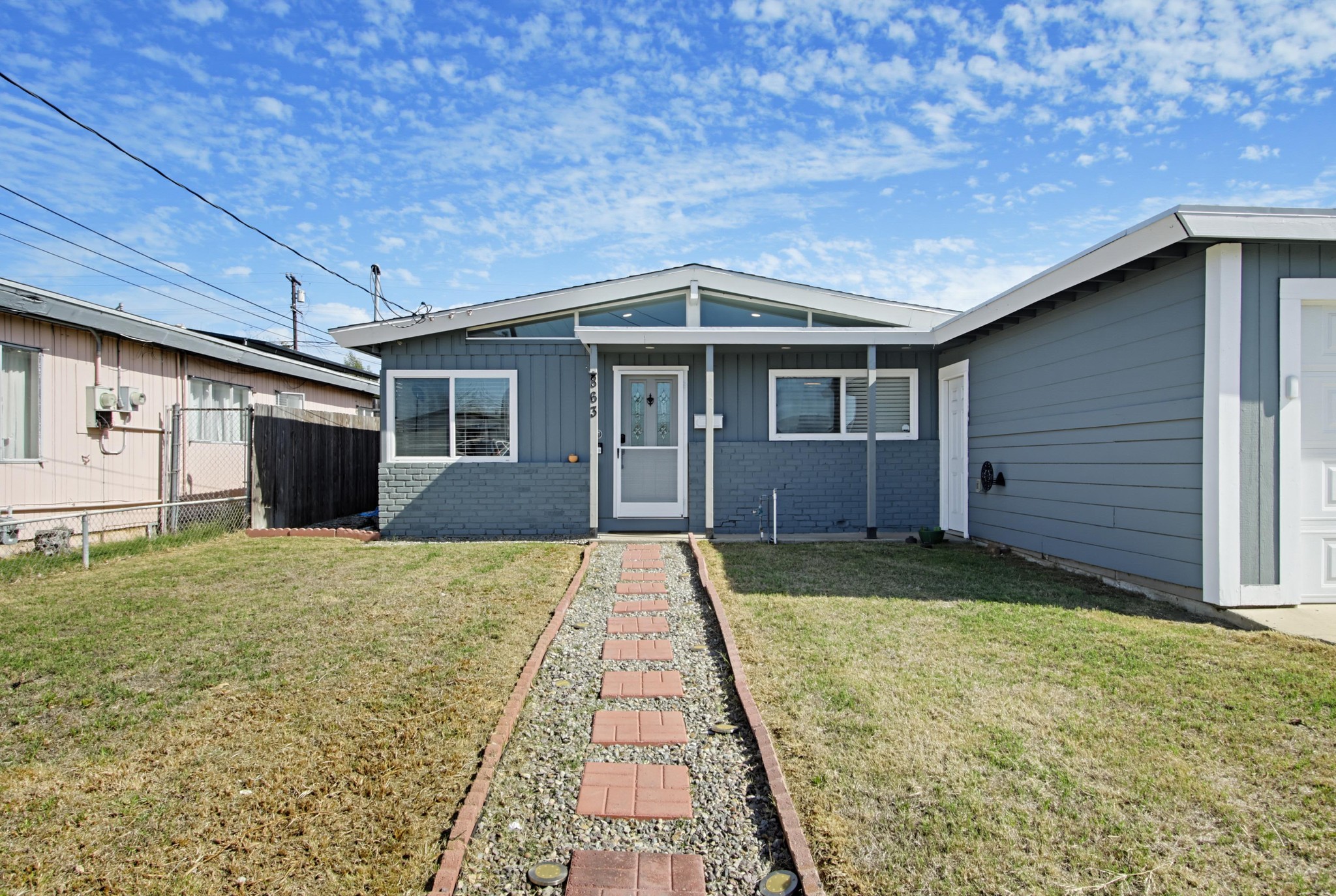 Virtual tour photo 7 of 55 for 863 Ginna Pl