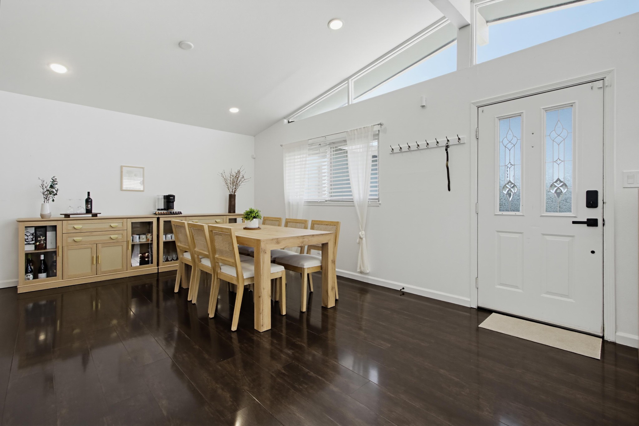 Virtual tour photo 15 of 55 for 863 Ginna Pl