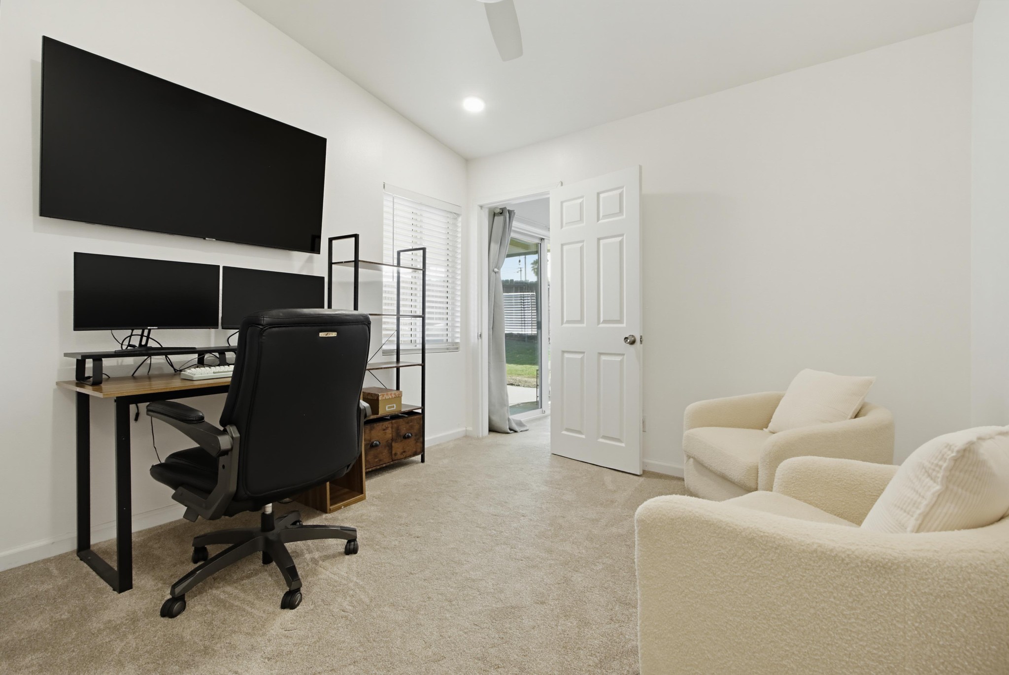Virtual tour photo 27 of 55 for 863 Ginna Pl
