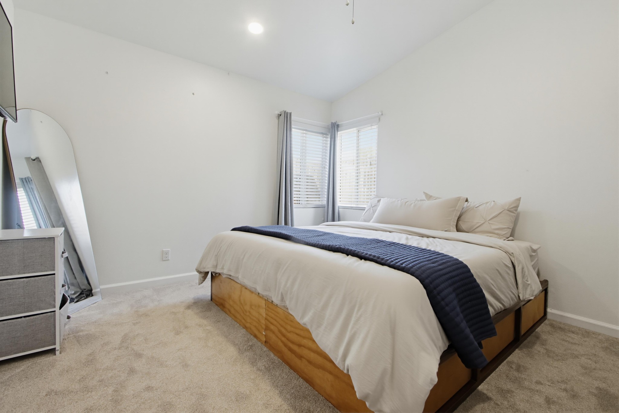 Virtual tour photo 30 of 55 for 863 Ginna Pl