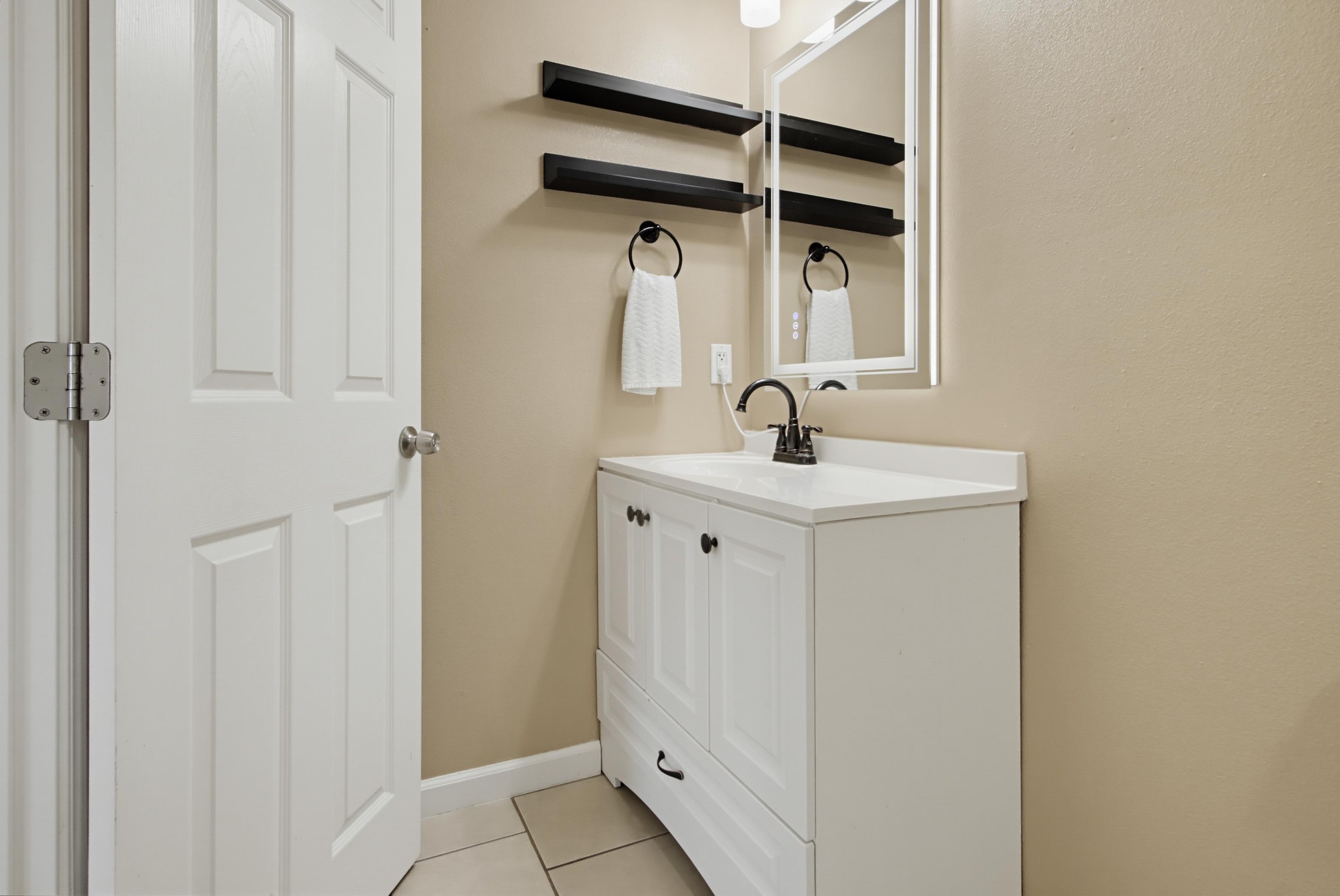 Virtual tour photo 33 of 55 for 863 Ginna Pl