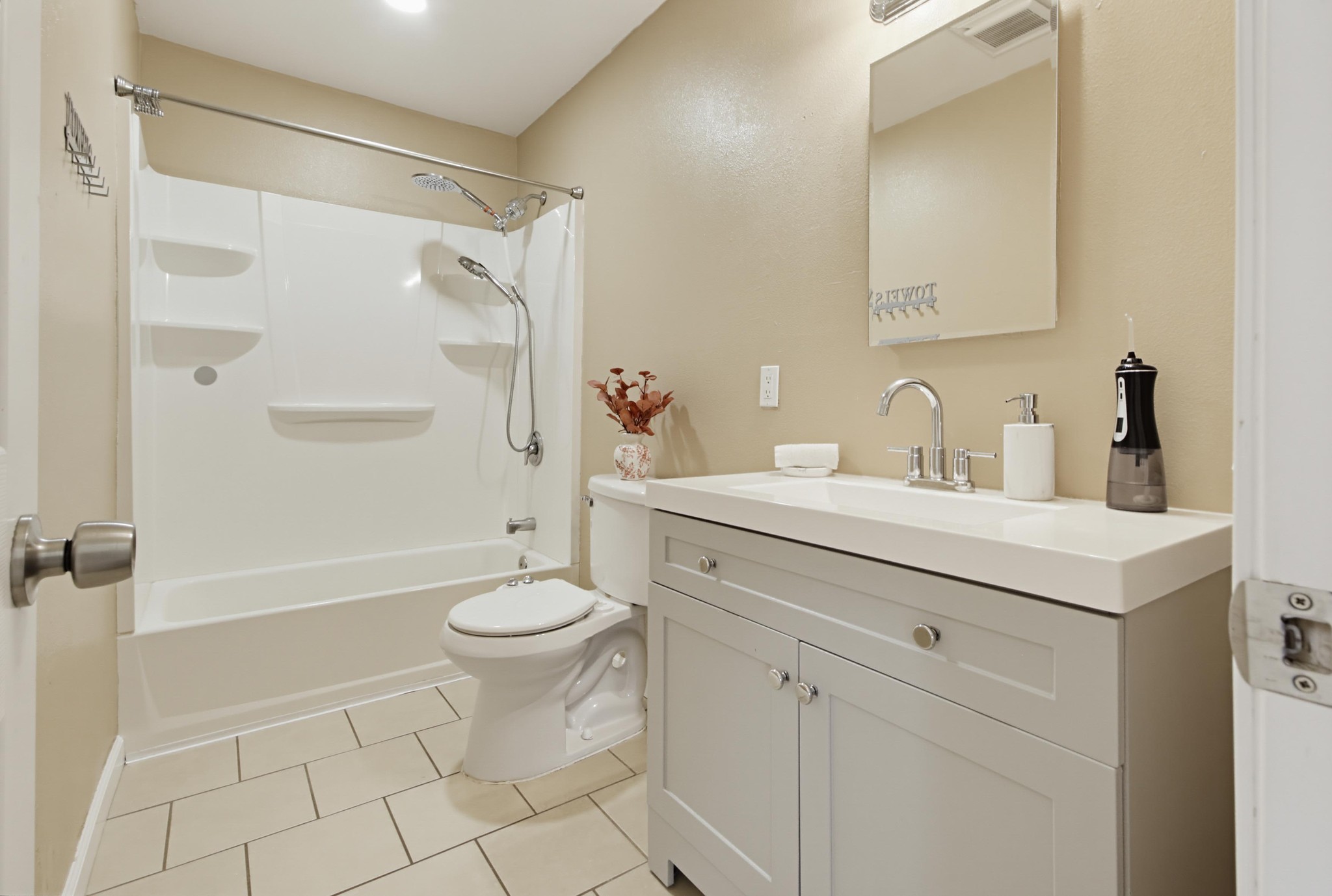 Virtual tour photo 37 of 55 for 863 Ginna Pl