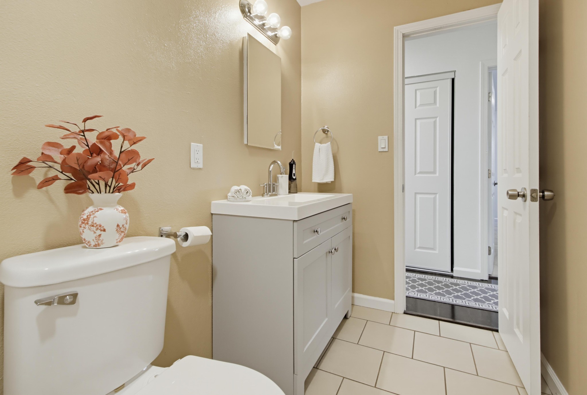 Virtual tour photo 39 of 55 for 863 Ginna Pl