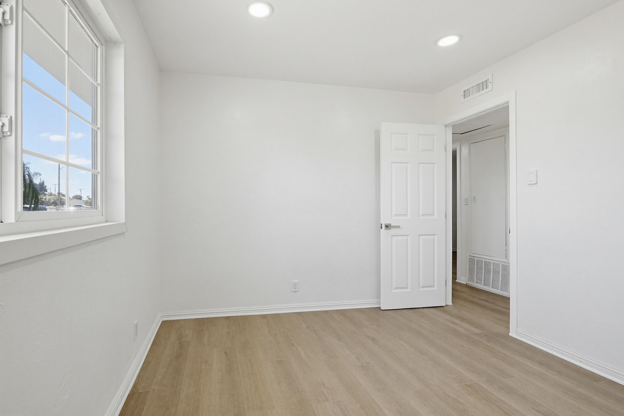 Virtual tour photo 25 of 56 for 8631 Marylee Dr