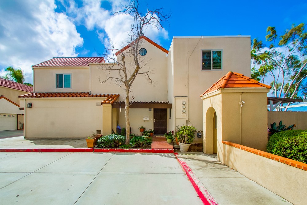 Virtual tour photo 1 of 47 for 8632 Converse Ave