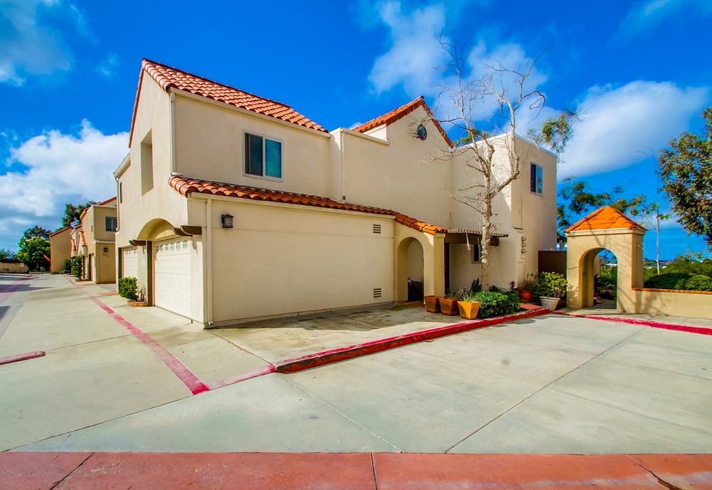 Virtual tour photo 4 of 47 for 8632 Converse Ave