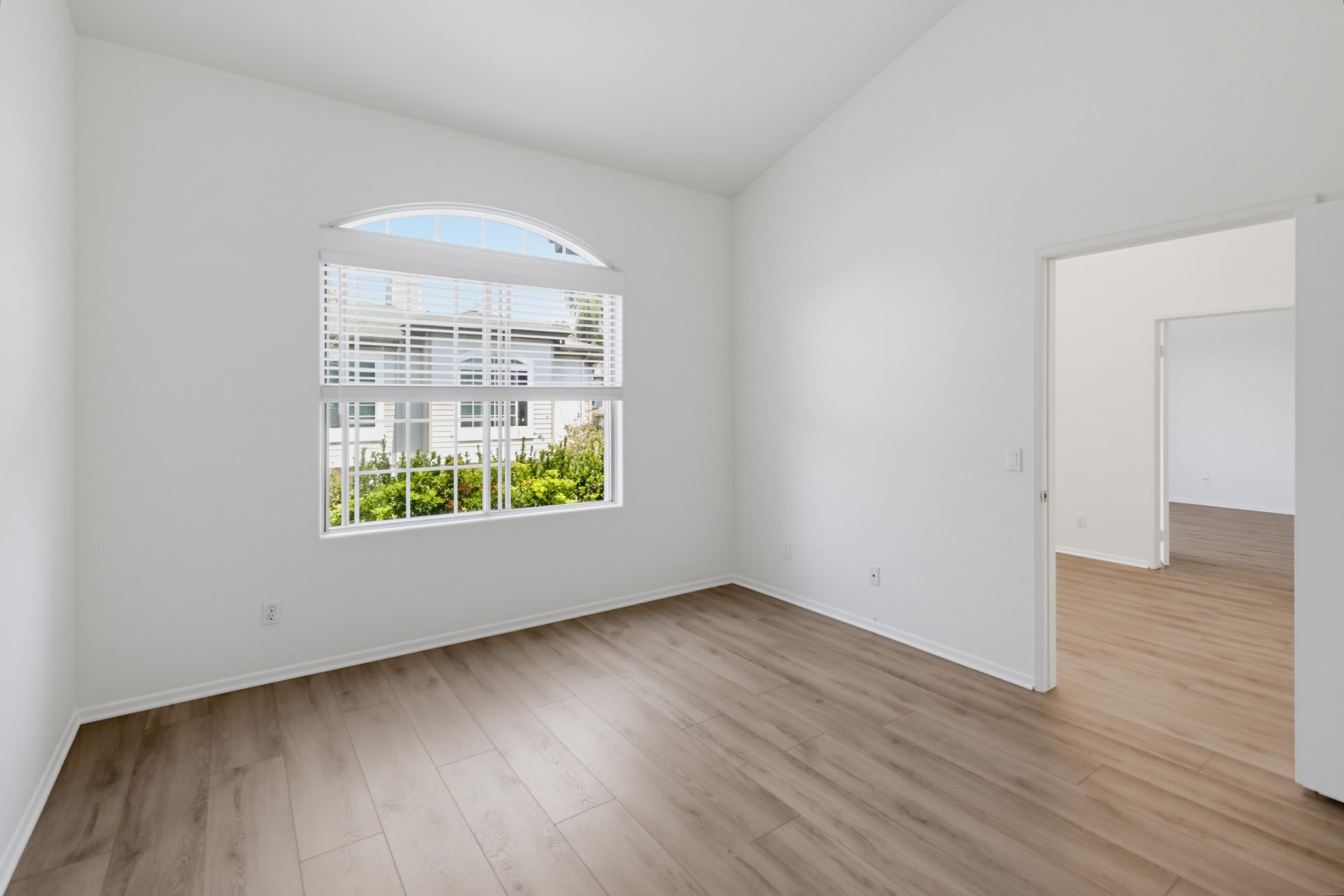Virtual tour photo 32 of 66 for 8637 Via Mallorca Unit C