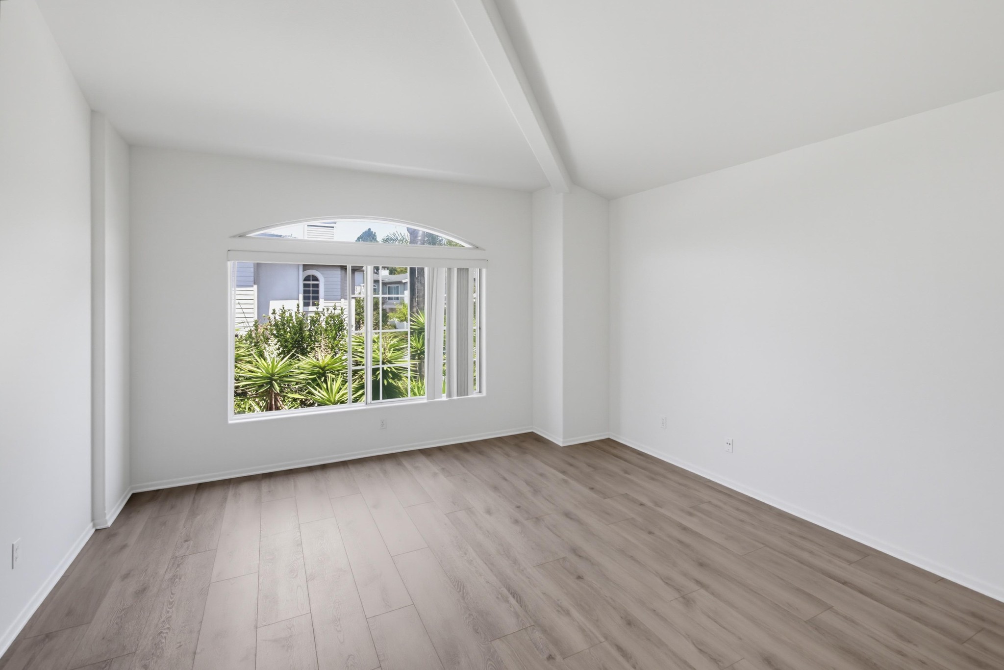 Virtual tour photo 39 of 66 for 8637 Via Mallorca Unit C