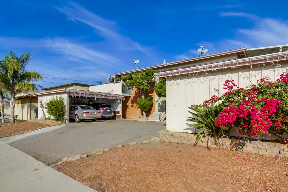 Virtual tour photo 3 of 21 for 8650 Hurlbut St