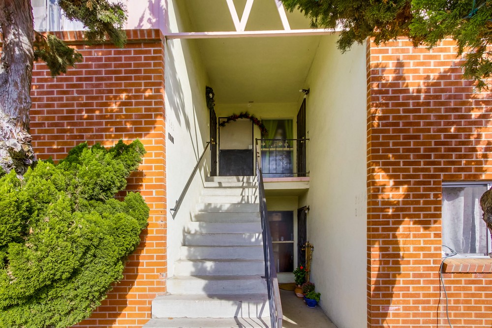 Virtual tour photo 7 of 21 for 8650 Hurlbut St