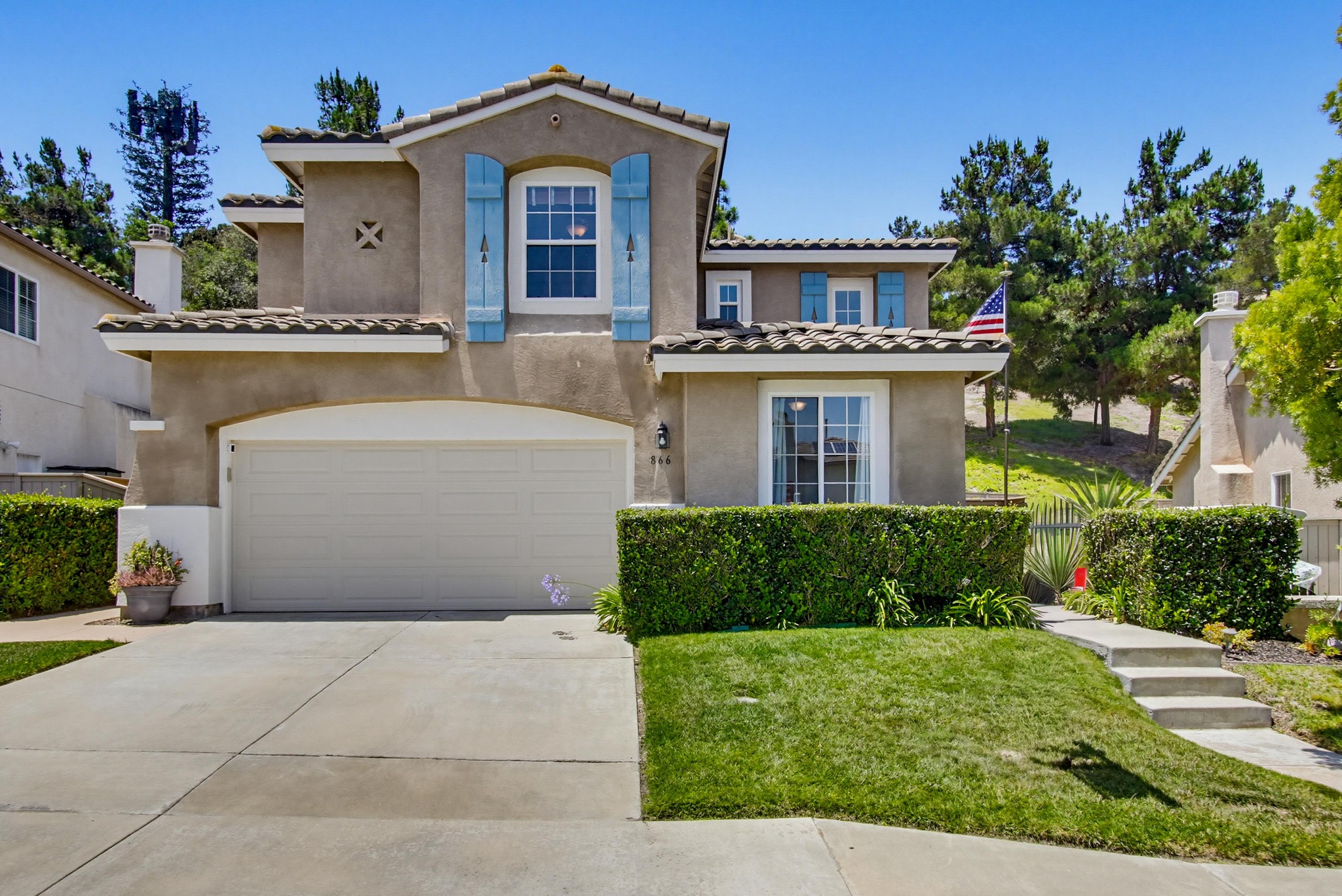 Virtual tour photo 3 of 66 for 866 Yosemite Dr