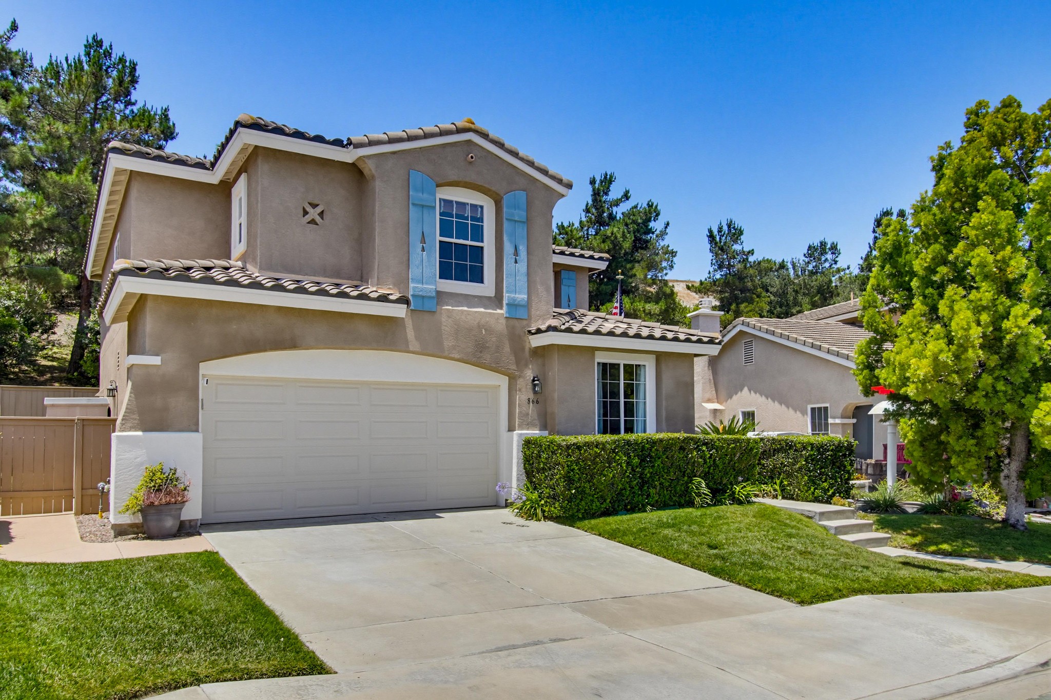 Virtual tour photo 4 of 66 for 866 Yosemite Dr