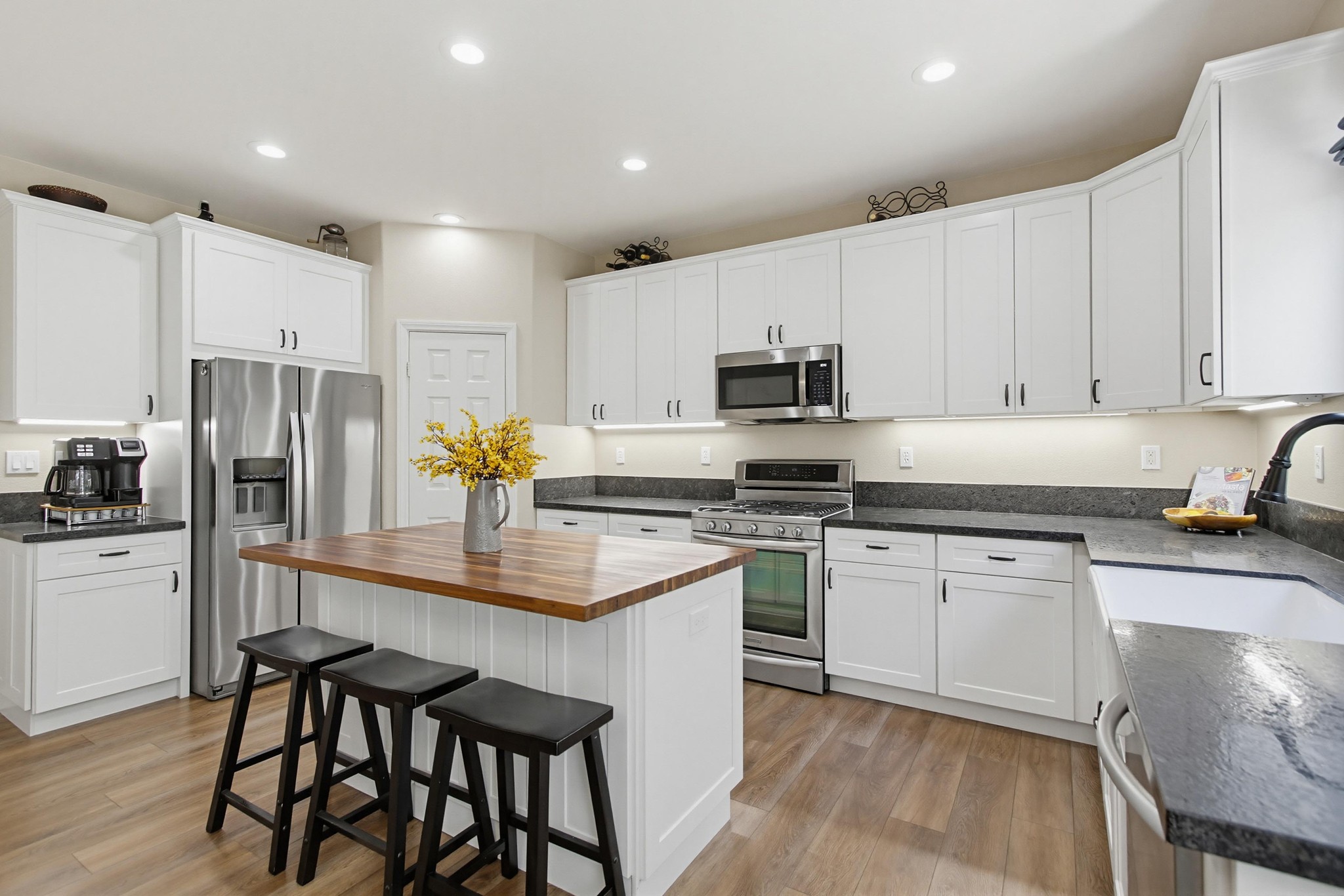 Virtual tour photo 15 of 66 for 866 Yosemite Dr