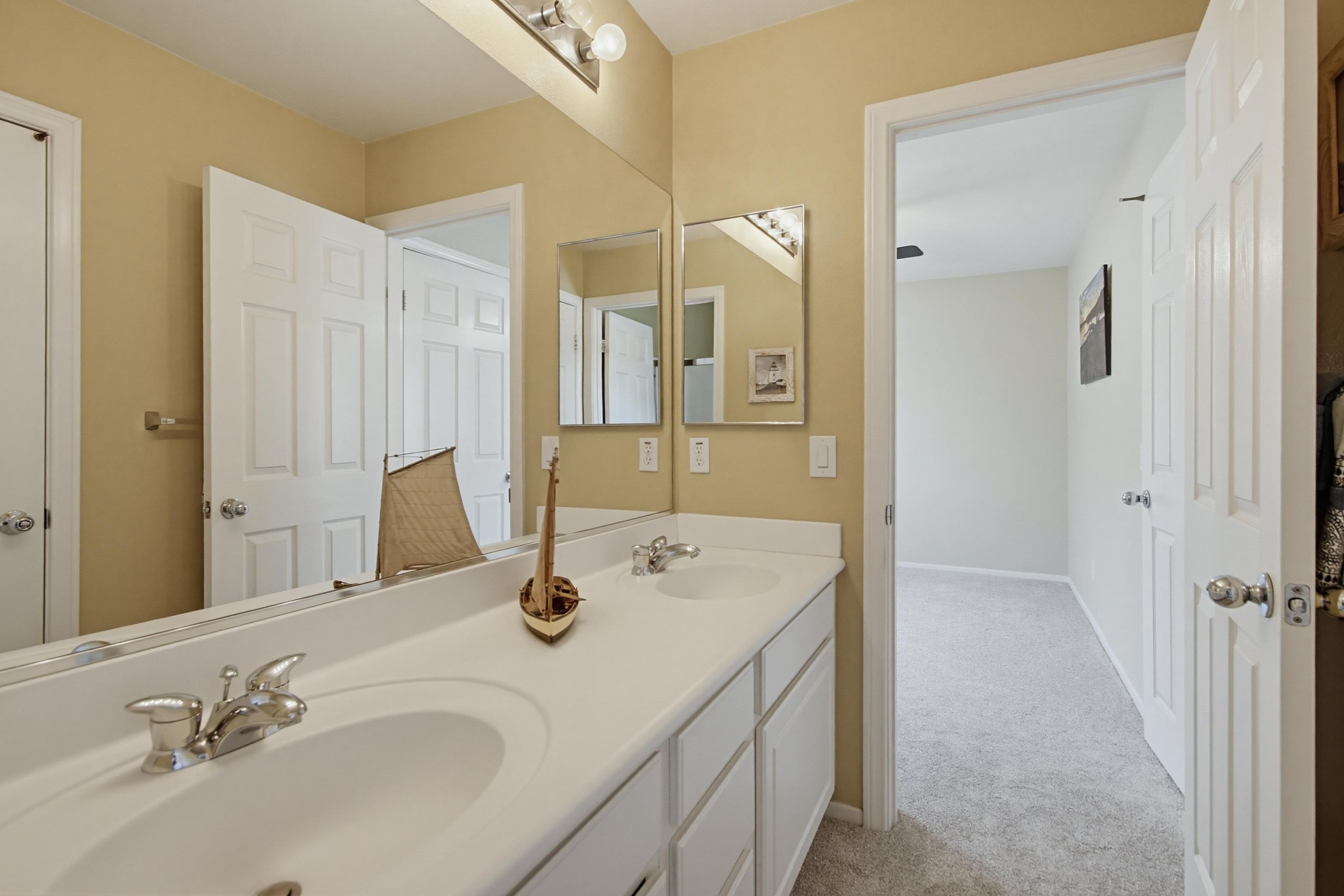 Virtual tour photo 30 of 66 for 866 Yosemite Dr