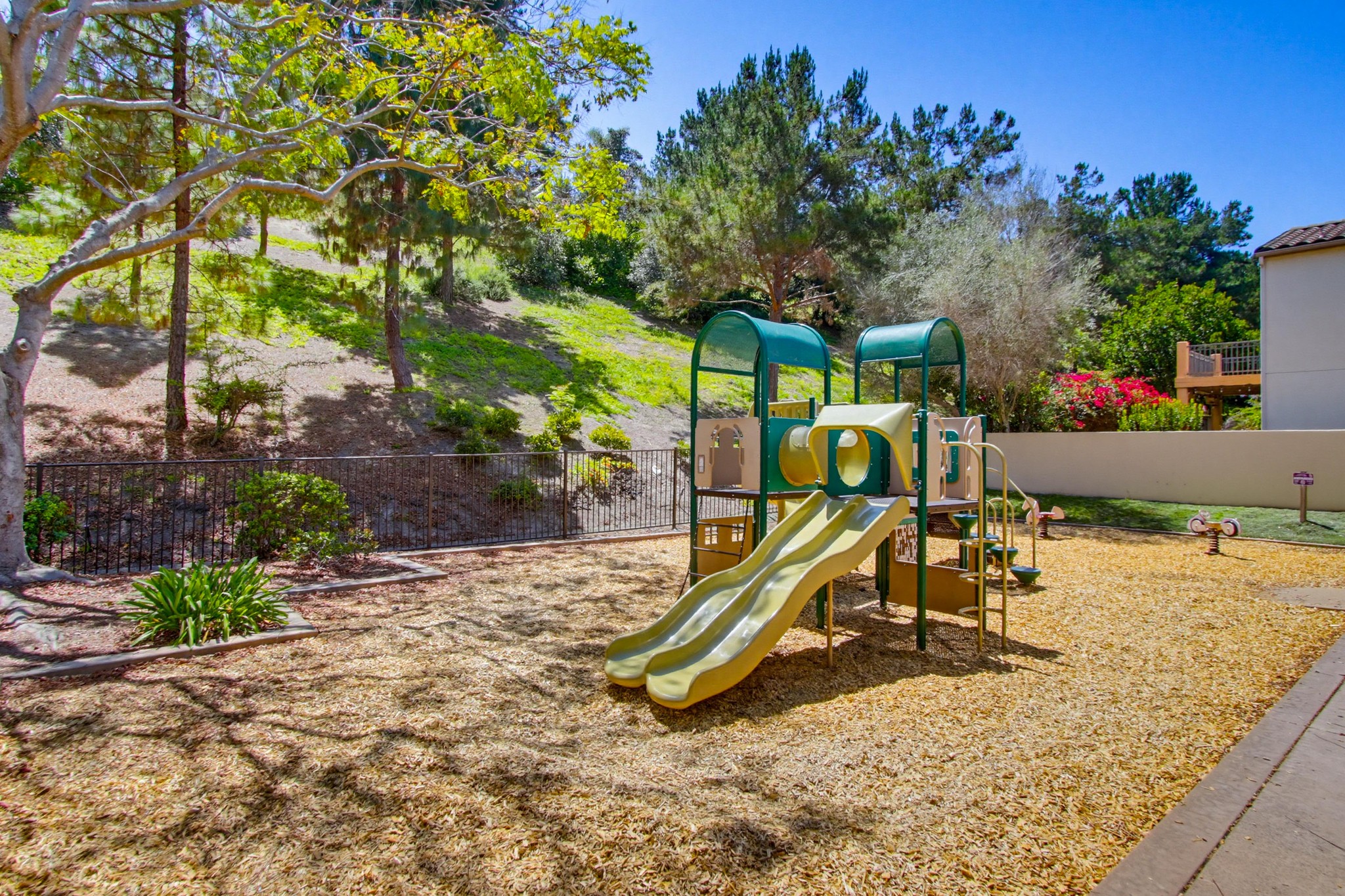 Virtual tour photo 64 of 66 for 866 Yosemite Dr