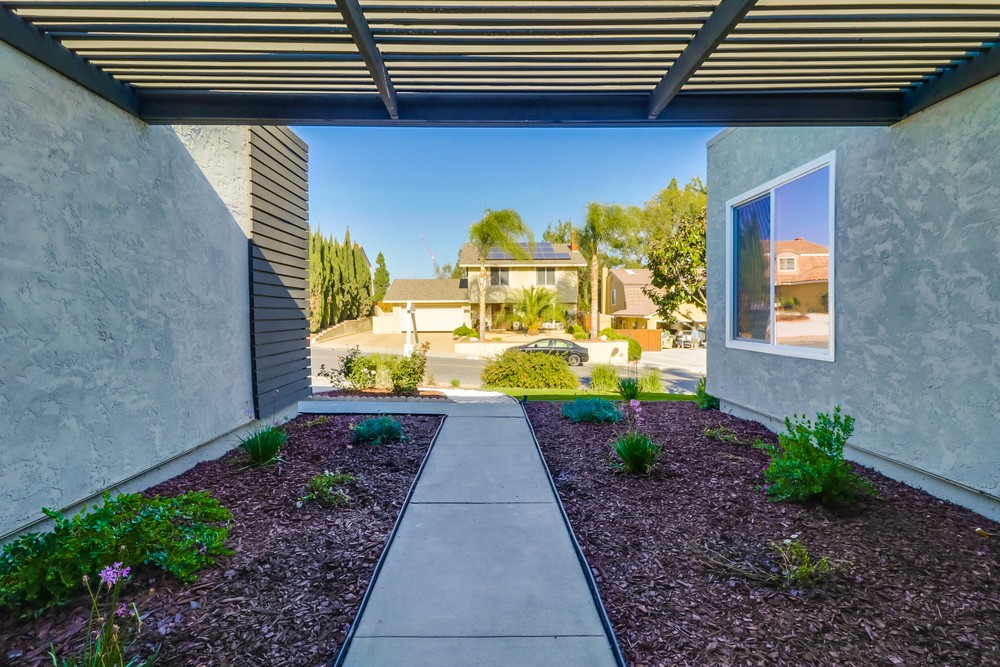 Virtual tour photo 10 of 39 for 8662 Robles Dr