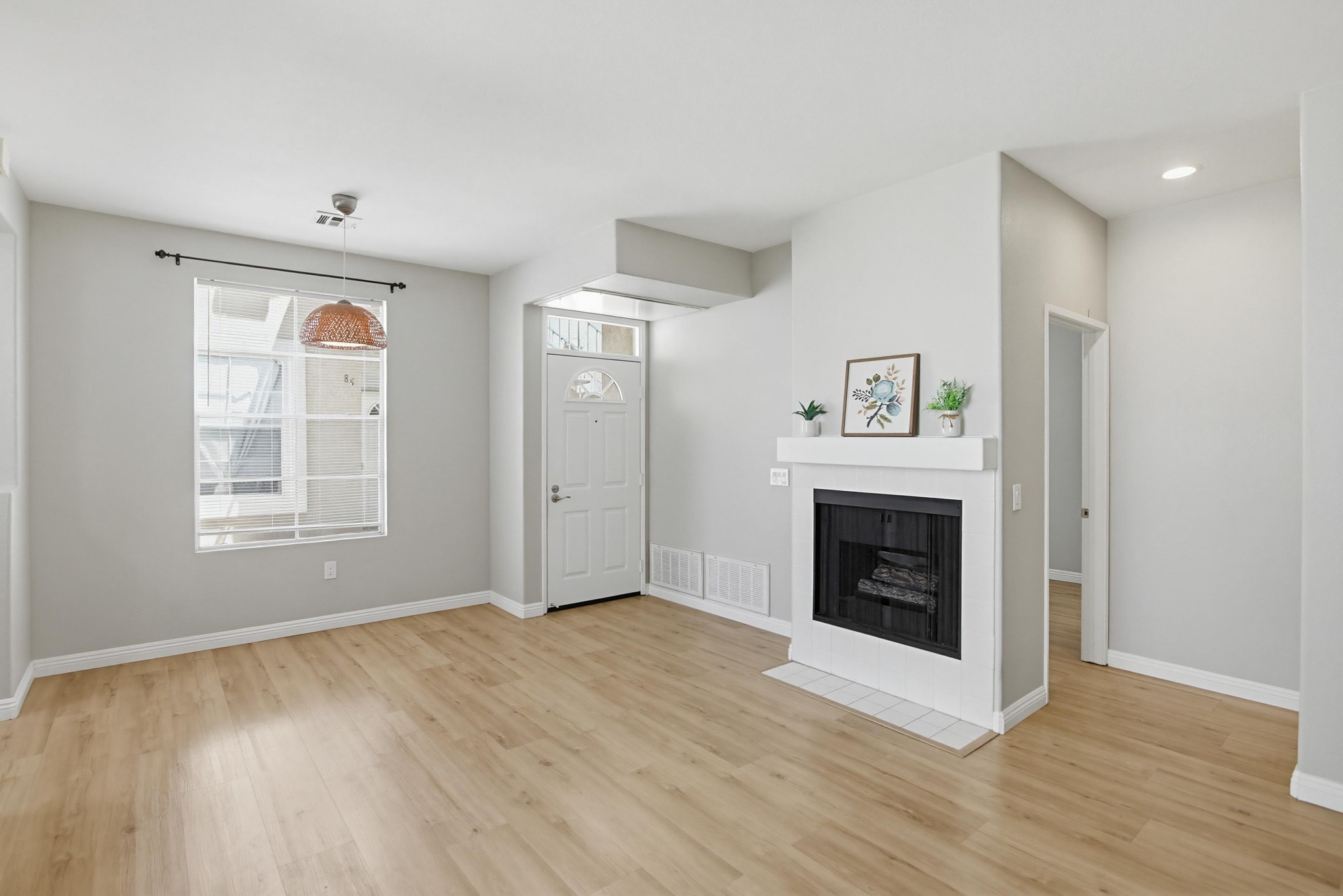 Virtual tour photo 7 of 34 for 8668 New Salem St UNIT 103