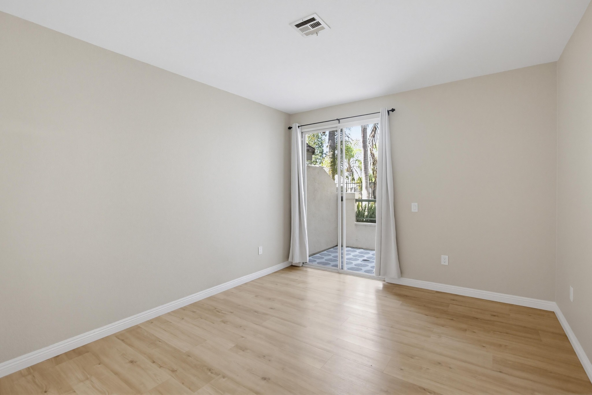 Virtual tour photo 13 of 34 for 8668 New Salem St UNIT 103