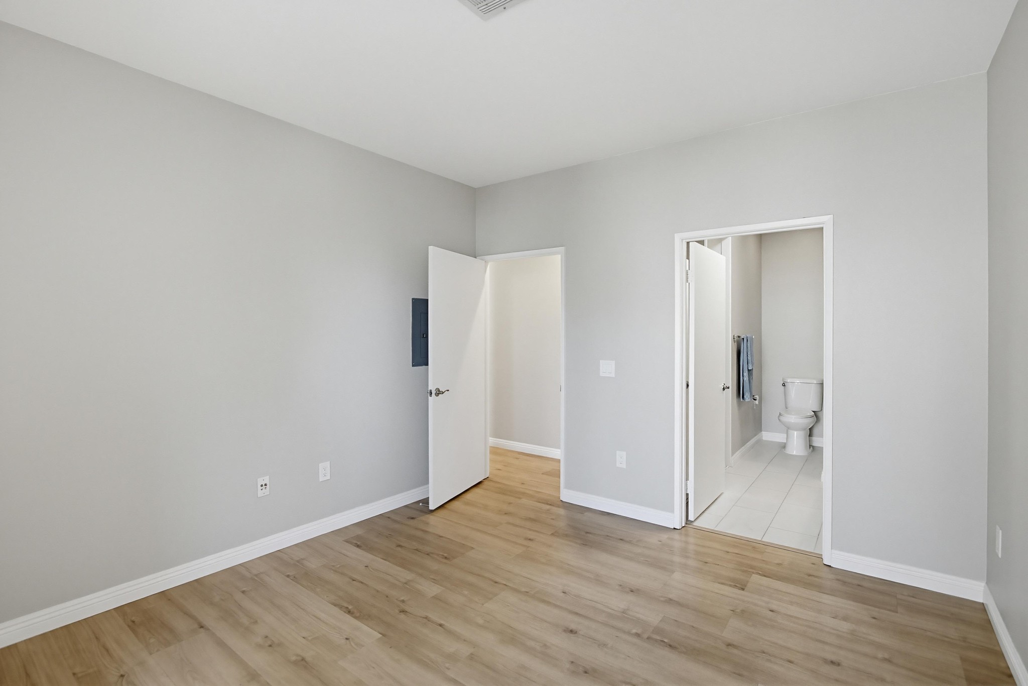 Virtual tour photo 16 of 34 for 8668 New Salem St UNIT 103