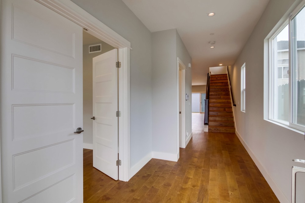 Virtual tour photo 8 of 38 for 867 Wilbur Ave