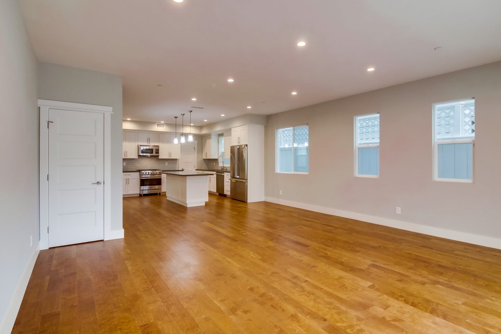 Virtual tour photo 13 of 38 for 867 Wilbur Ave