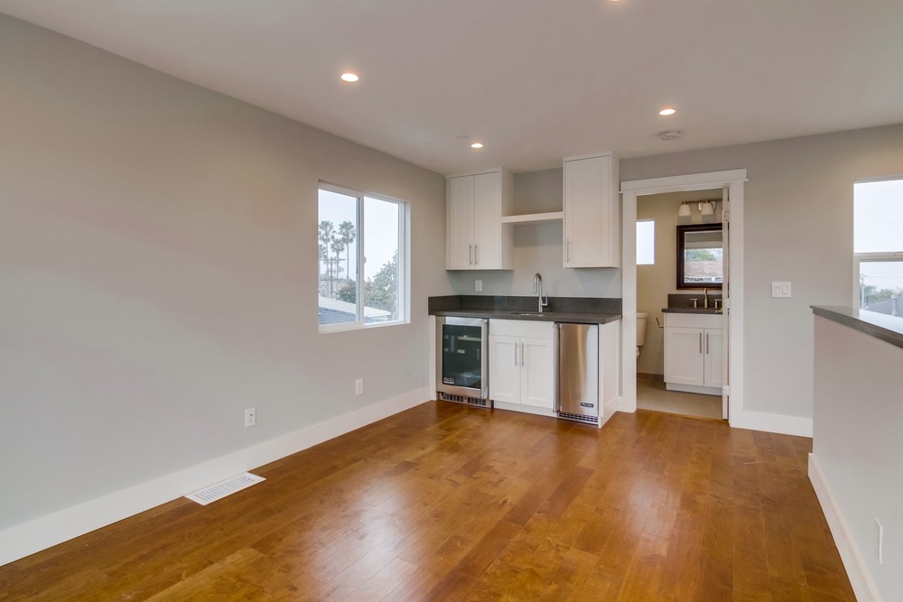 Virtual tour photo 29 of 38 for 867 Wilbur Ave