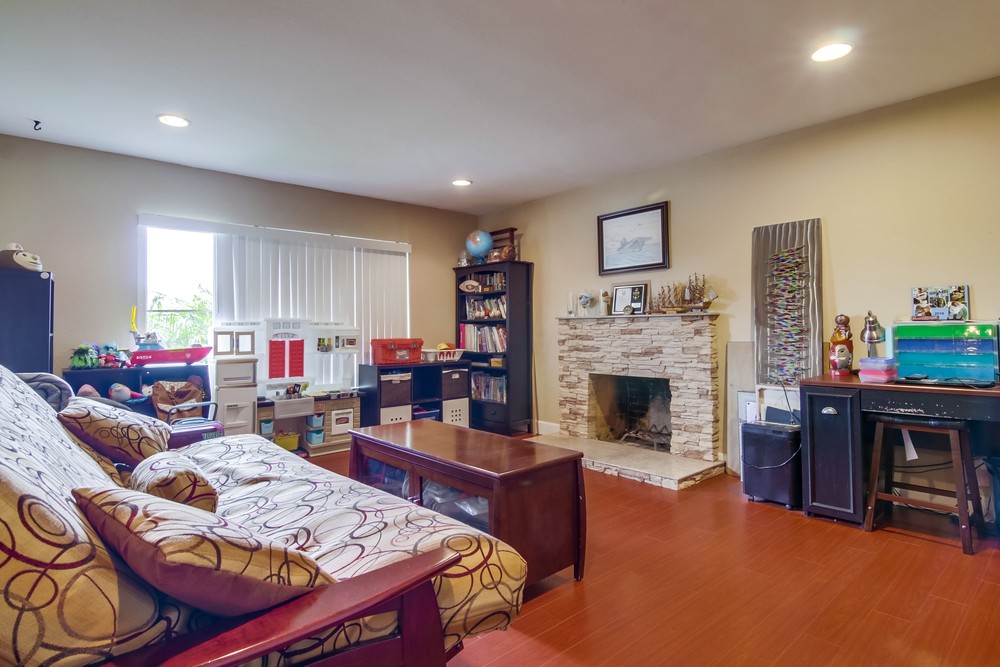 Virtual tour photo 5 of 42 for 869 Blackwood Dr