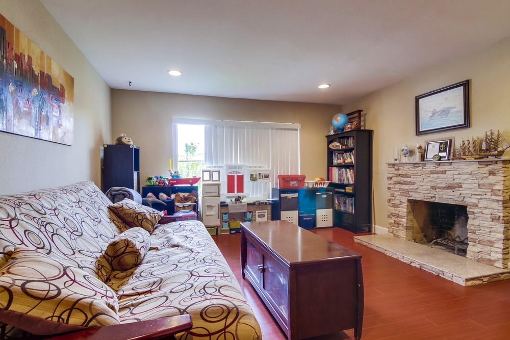Virtual tour photo 7 of 42 for 869 Blackwood Dr