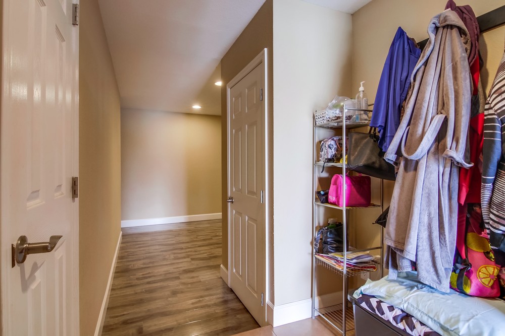 Virtual tour photo 33 of 42 for 869 Blackwood Dr
