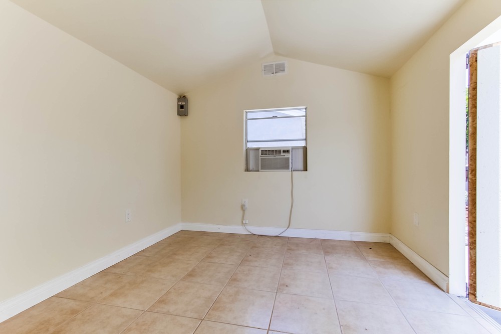 Virtual tour photo 26 of 33 for 8701 Blue Lake Drive