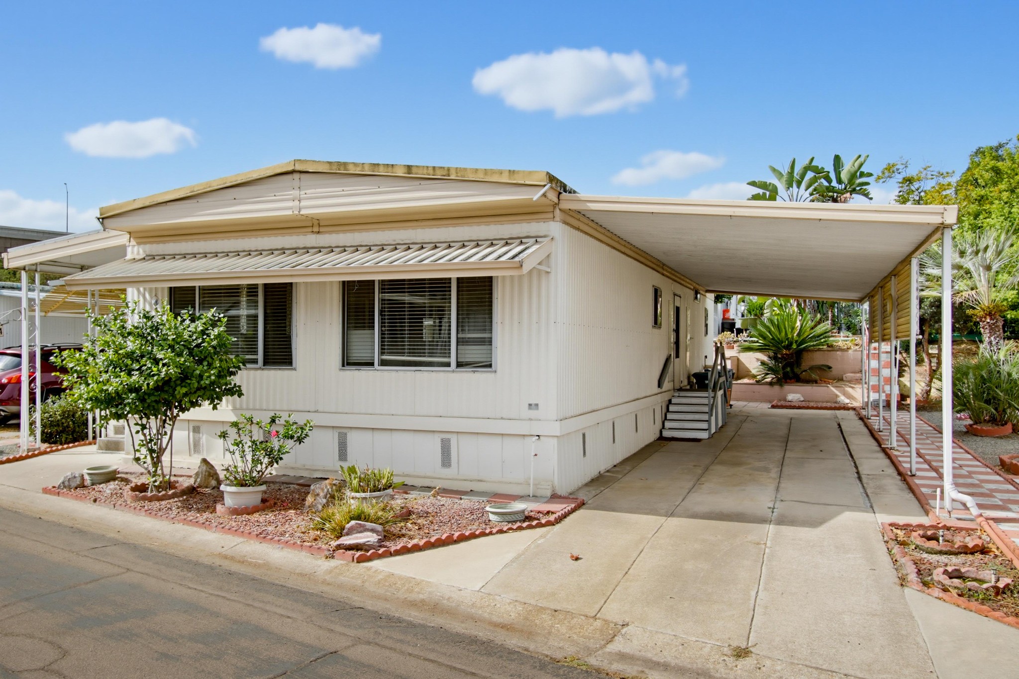 Virtual tour photo 4 of 42 for 8712 Magnolia Ave Spc 54
