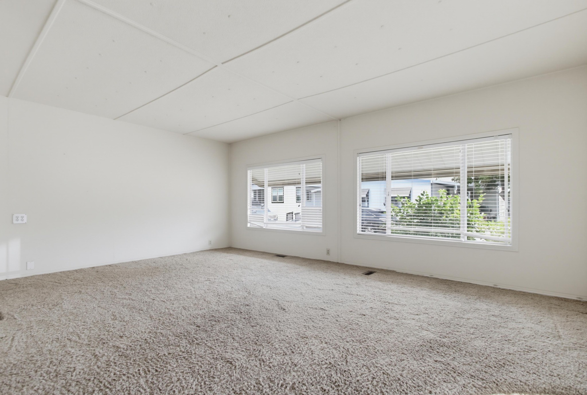 Virtual tour photo 7 of 42 for 8712 Magnolia Ave Spc 54