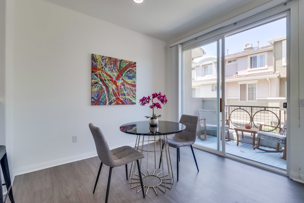 Virtual tour photo 12 of 40 for 8713 Plaza Square