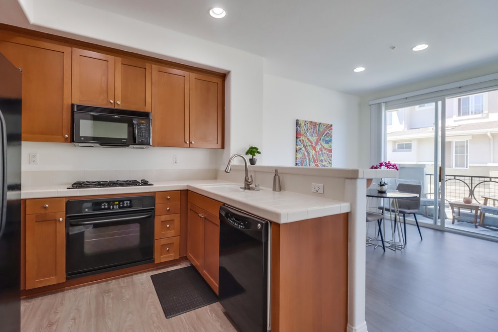 Virtual tour photo 14 of 40 for 8713 Plaza Square