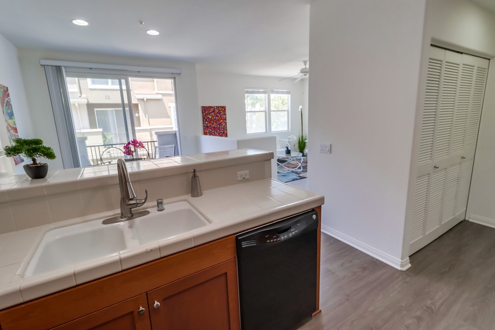 Virtual tour photo 19 of 40 for 8713 Plaza Square