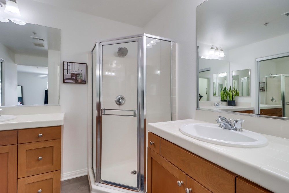 Virtual tour photo 33 of 40 for 8713 Plaza Square