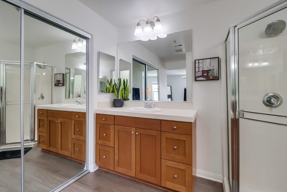 Virtual tour photo 34 of 40 for 8713 Plaza Square