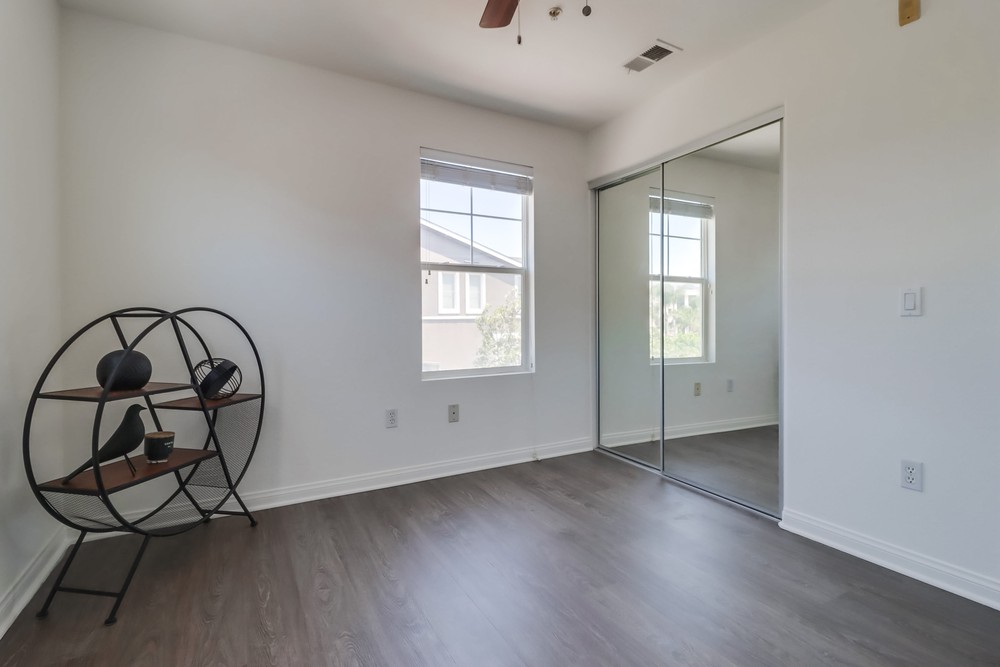 Virtual tour photo 36 of 40 for 8713 Plaza Square