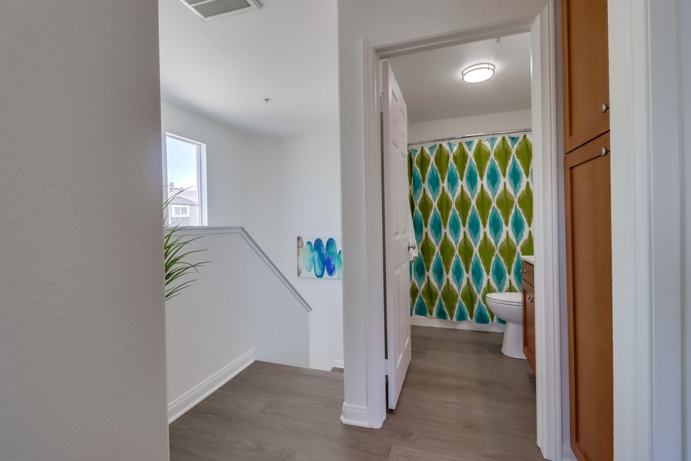 Virtual tour photo 38 of 40 for 8713 Plaza Square