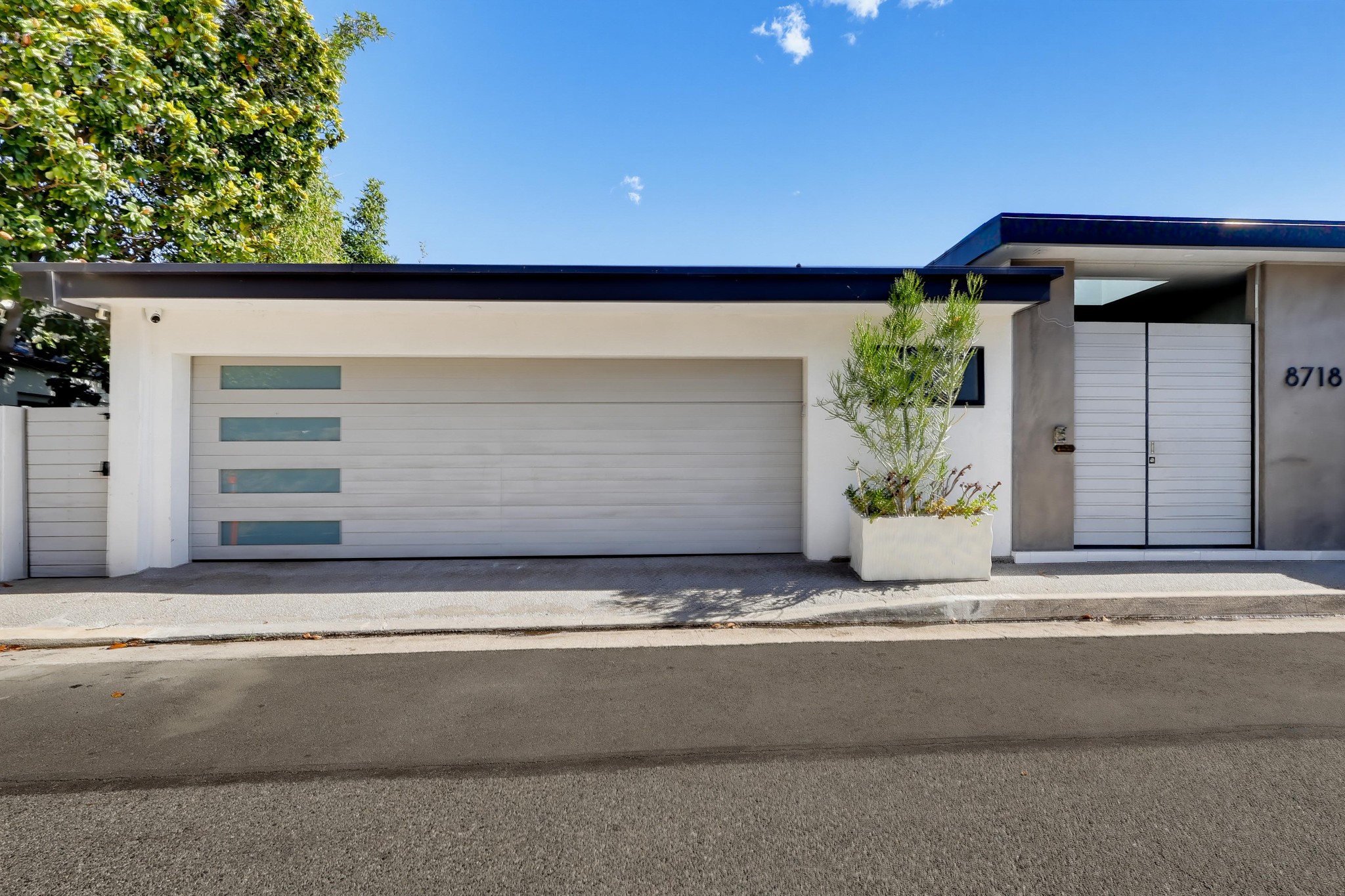 Virtual tour photo 3 of 38 for 8718 St Ives Dr