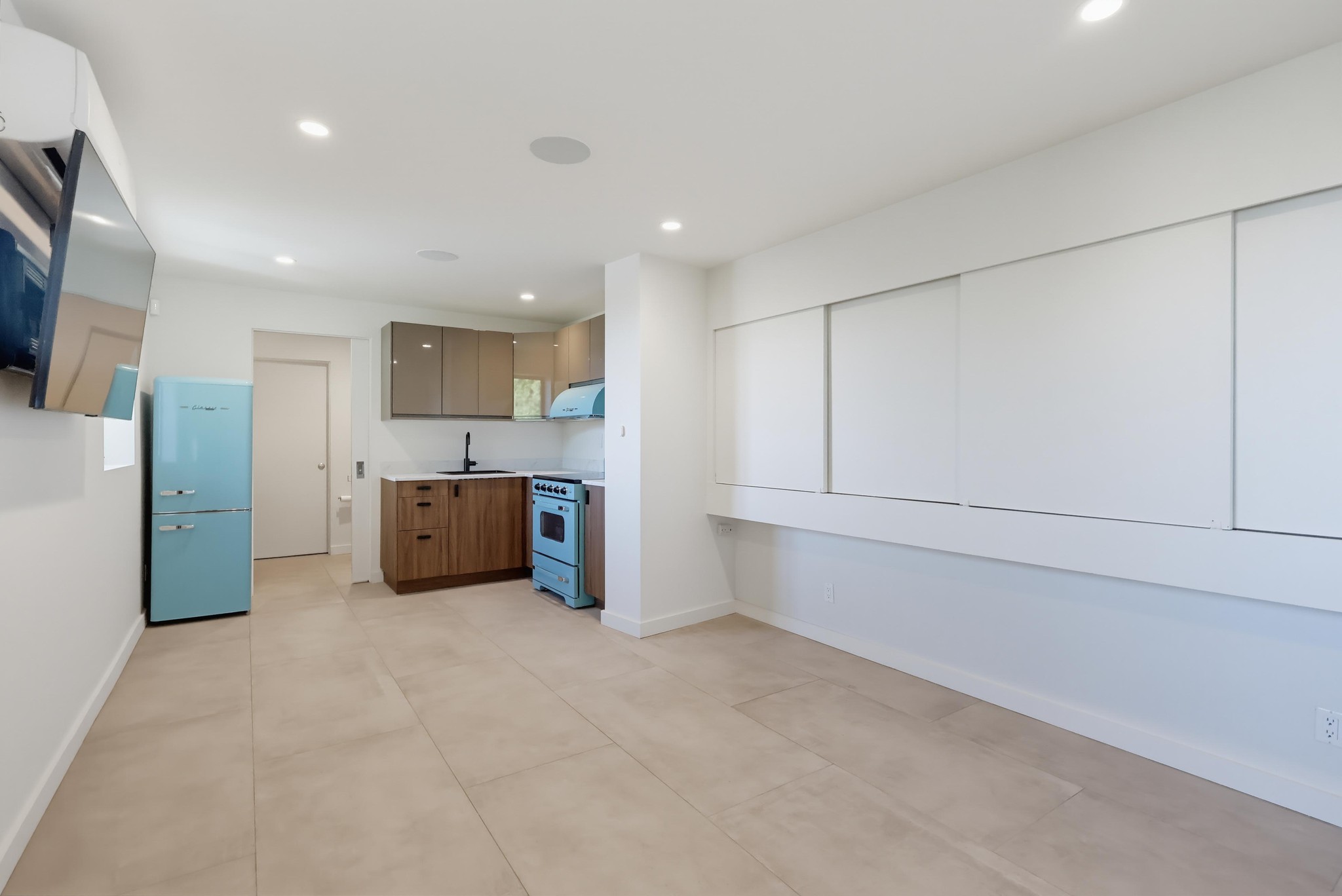 Virtual tour photo 8 of 38 for 8718 St Ives Dr