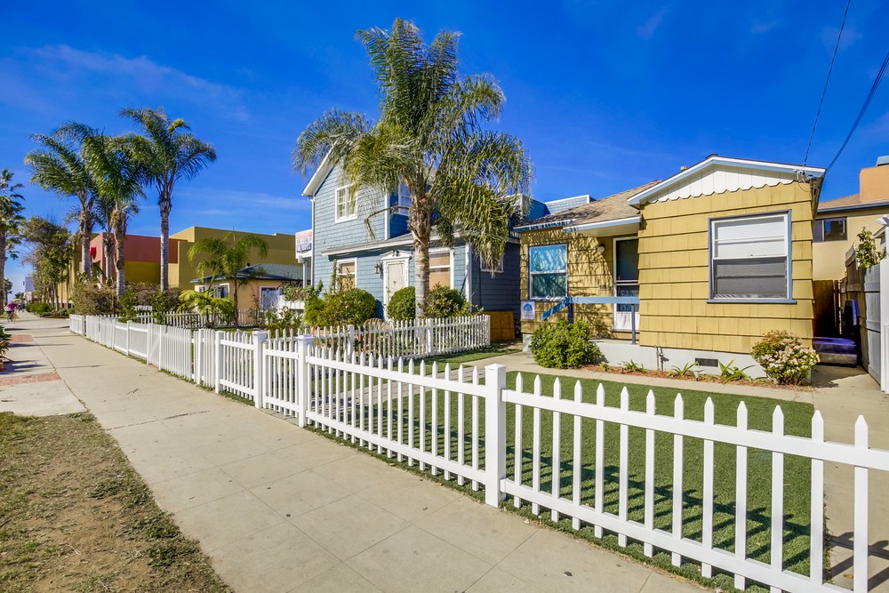 Virtual tour photo 3 of 32 for 872 Thomas Ave