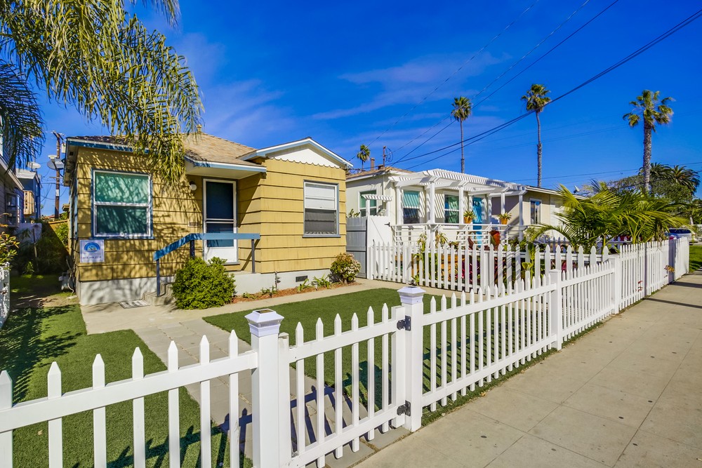 Virtual tour photo 4 of 32 for 872 Thomas Ave