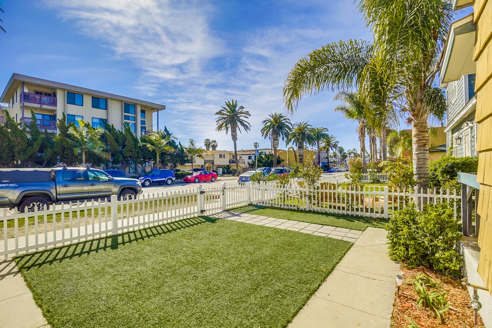 Virtual tour photo 7 of 32 for 872 Thomas Ave